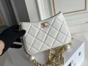 Uubags | Chanel Hobo Bag In White 13x18x7cm - 1