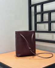 Uubags Loewe Pebble pouch bag in burgundy smooth calfskin 21.5x17x7cm - 5