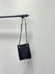 Uubags | Loewe Pebble pouch bag in black smooth calfskin 21.5x17x7cm - 4