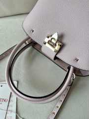 Uubags | Valentino Garavani Rockstud Handbag In Pink Grainy Calfskin 28x21x14cm - 2