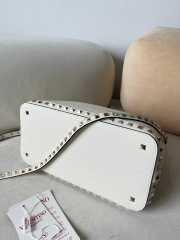 Uubags | Valentino Garavani Rockstud Handbag In White Grainy Calfskin 28x21x14cm - 6