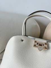 Uubags | Valentino Garavani Rockstud Handbag In White Grainy Calfskin 28x21x14cm - 5