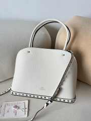 Uubags | Valentino Garavani Rockstud Handbag In White Grainy Calfskin 28x21x14cm - 3