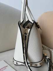 Uubags | Valentino Garavani Rockstud Small Bag In White Grainy Calfskin 21x15x10cm - 6