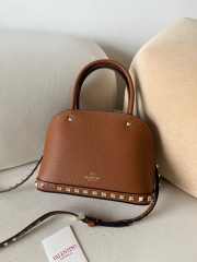 Uubags | Valentino Garavani Rockstud Small Bag In Brown Grainy Calfskin 21x15x10cm - 6