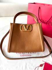 Uubags | Valentino Garavani Alltime Bag In Brown Grainy Calfskin 26x21x17cm - 1