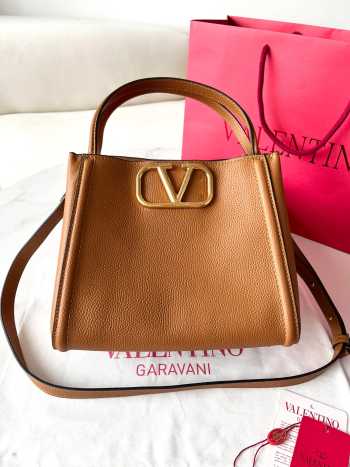 Uubags | Valentino Garavani Alltime Bag In Brown Grainy Calfskin 26x21x17cm