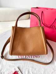 Uubags | Valentino Garavani Alltime Bag In Brown Grainy Calfskin 26x21x17cm - 3