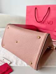 Uubags | Valentino Garavani Alltime Bag In Pink Grainy Calfskin 26x21x17cm - 3