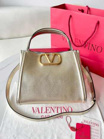 Uubags | Valentino Garavani Alltime Bag In Metallic Calfskin Gold 26x21x17cm