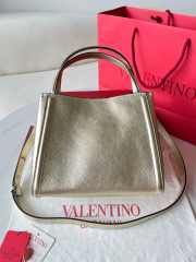 Uubags | Valentino Garavani Alltime Bag In Metallic Calfskin Gold 26x21x17cm - 4