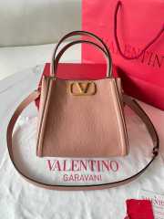 Uubags | Valentino Garavani Alltime Small Bag In Pink Grainy Calfskin 19x17x14cm - 1