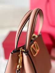 Uubags | Valentino Garavani Alltime Small Bag In Pink Grainy Calfskin 19x17x14cm - 6