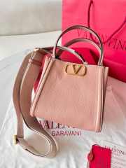 Uubags | Valentino Garavani Alltime Small Bag In Pink Grainy Calfskin 19x17x14cm - 2