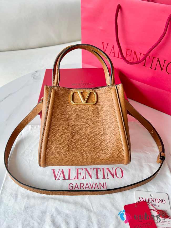 Uubags | Valentino Garavani Alltime Small Bag In Brown Grainy Calfskin 19x17x14cm - 1