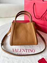 Uubags | Valentino Garavani Alltime Small Bag In Brown Grainy Calfskin 19x17x14cm - 5