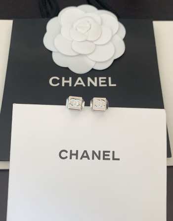 Uubags | Chanel earrings 01