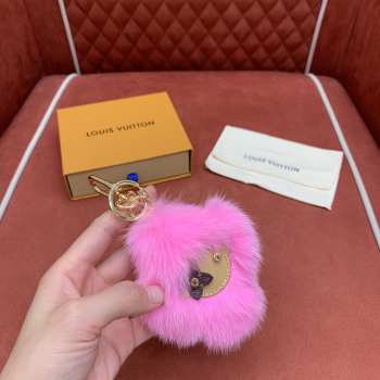 Uubags | Louis Vuitton M02300 Vivienne Fur Keychain In Pink