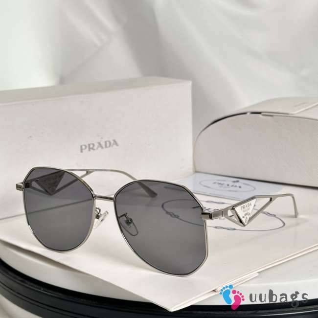 Uubags | Prada sunglasses with triangle logo - 1