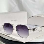 Uubags | Prada sunglasses with triangle logo - 3