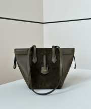 Uubags | Fendi Origami Small Leather Green Bag 18.5x15x15cm - 1