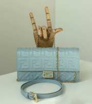 Uubags | Fendi wallet on chain Baguette light blue nappa leather wallet with FF motif 21x5x11.5cm - 5