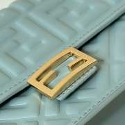 Uubags | Fendi wallet on chain Baguette light blue nappa leather wallet with FF motif 21x5x11.5cm - 4