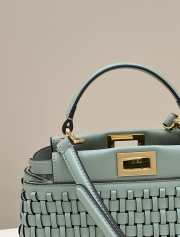 Uubags | Fendi Peekaboo shoulder bag in mint green 24x10.5x18.5cm - 5