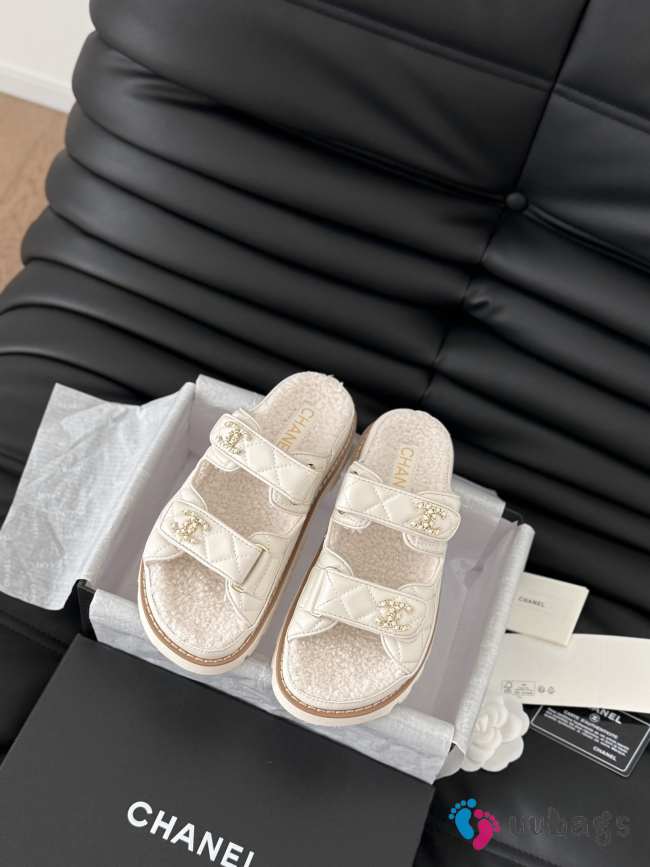 Uubags | Chanel slipper with fur 11 - 1