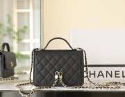 Uubags | Chanel Woc crossbody handbag in black 18x14x3cm - 4