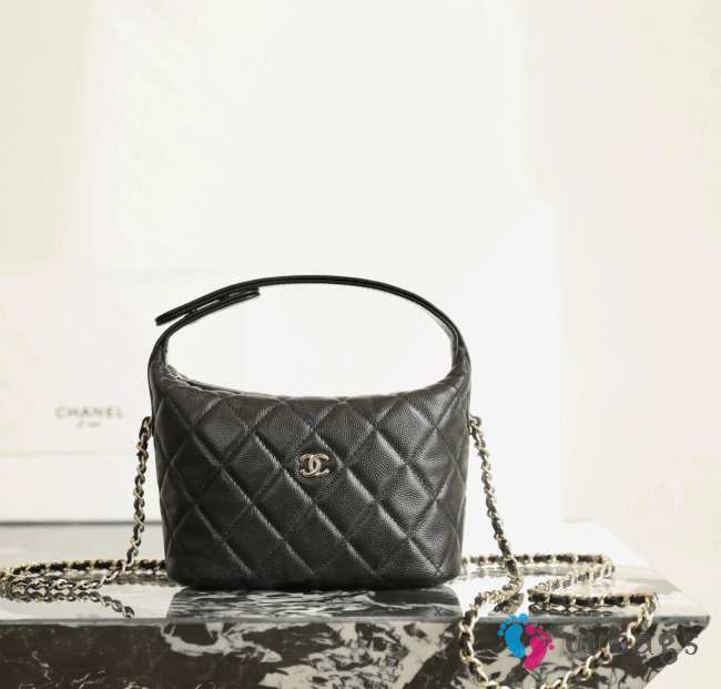 Uubags | Chanel Small Hobo Bag In Black 21.5x19x6cm - 1