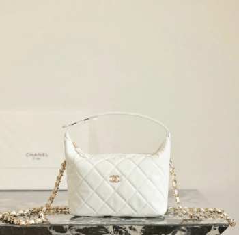 Uubags | Chanel Small Hobo Bag In White 21.5x19x6cm