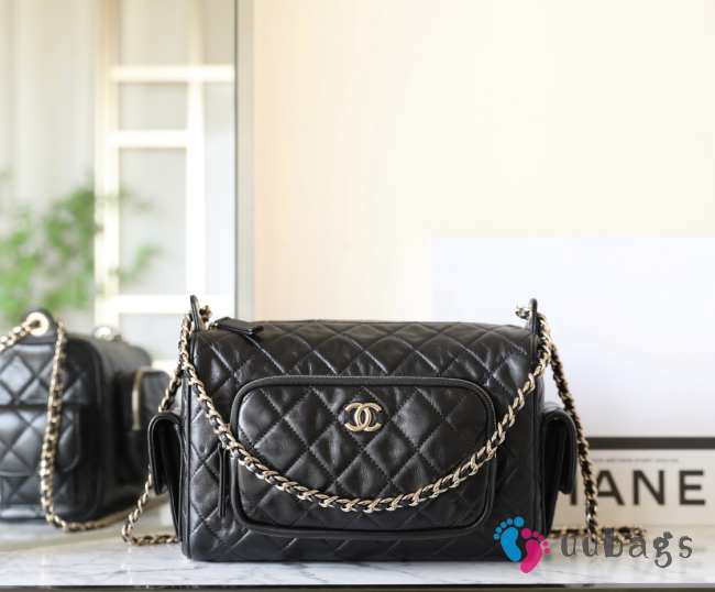 Uubags | Chanel Medium Camera Case Shiny Crumpled Lambskin & Gold-Tone Metal Black 18x24x7cm - 1