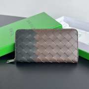 Uubags | Bottega Veneta Intrecciato Zip Around Wallet Space Light Brown/Dark Green 19x10x2cm - 1