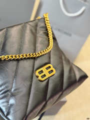 Uubags Balenciaga Crush small hobo bag in black quilted crushed calfskin, aged-gold hardware 24x20x10cm - 6