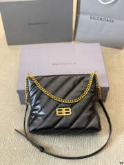 Uubags Balenciaga Crush small hobo bag in black quilted crushed calfskin, aged-gold hardware 24x20x10cm - 2