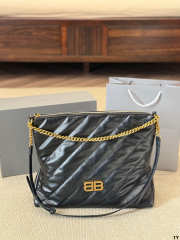 Uubags Balenciaga Crush small hobo bag in black quilted crushed calfskin, aged-gold hardware 24x20x10cm - 5