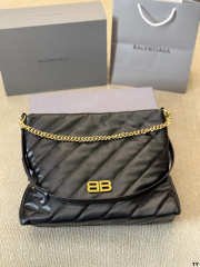 Uubags Balenciaga Crush small hobo bag in black quilted crushed calfskin, aged-gold hardware 24x20x10cm - 3