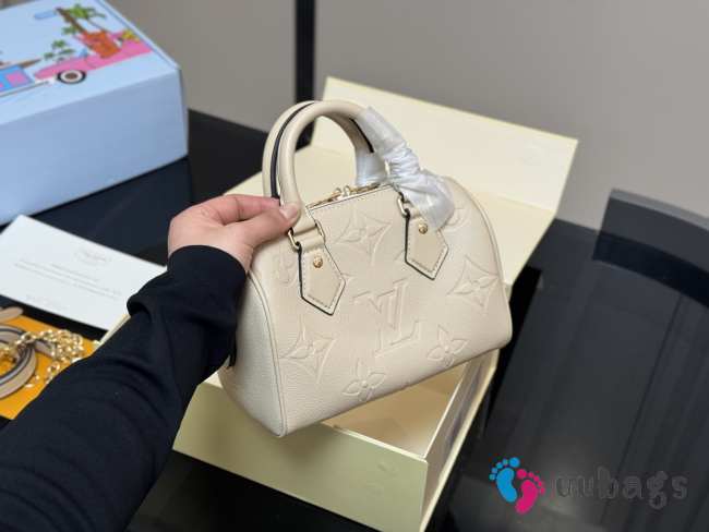 Uubags Louis Vuitton M58954 Speedy Bandoulière In Beige Cream 13.5x12x20.5cm - 1