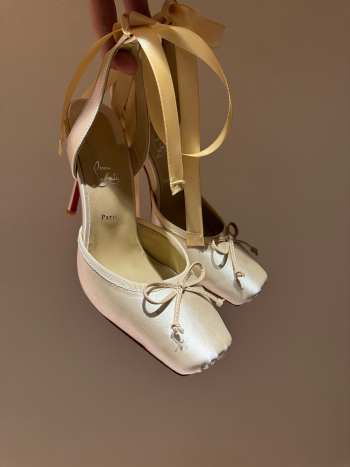 Uubags Cassia Lace Up 10cm Strappy pumps beige - Crepe satin - Blush