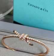 Uubags Tiffany knot bangle in gold with diamond - 1