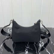 Uubags Prada Re-Edition 2005 Saffiano Hobo Bag With Silver Buckle 18x22x6.5cm - 2