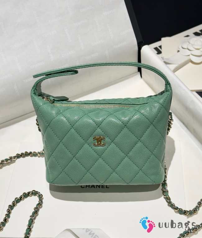 Uubags Chanel Small Hobo Bag In Mint Green 21.5x19x6cm - 1