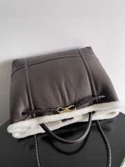 Uubags Bottega Veneta Small Andiamo Aviator Shearling In Brown 45x22x34cm - 2