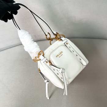 Uubags Prada Dangle leather top-handle mini-bag in white 14x14.5x13.5cm