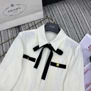 Uubags Prada White shirt with black collar - 6