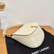 Uubags YSL Voltaire Box smooth leather handbag in white 17.5x21x8cm - 3