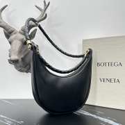 Bottega Veneta Gemelli Bag In Black 24x15x6cm - 2