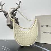 Bottega Veneta Gemelli Bag In Cream 24x15x6cm - 2