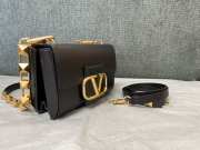 Uubags Valentino Garavani Stud sign grainy calfskin shoulder bag in black 20x15x7cm - 2